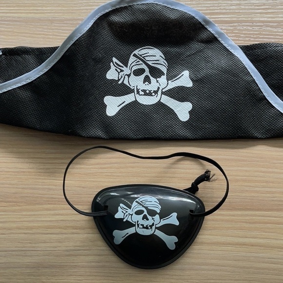 6/$20 ⭐️ Halloween Pirate Hat And Eye Patch - Picture 2 of 3